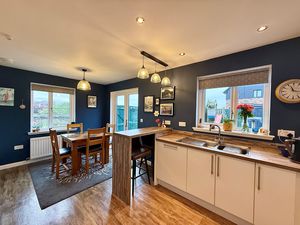 Photo 27- click for photo gallery